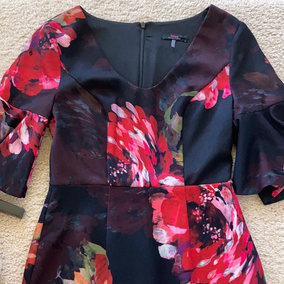 Trina Turk Float V Neck Ruffle Sleeve Dress - Picture 2 of 9